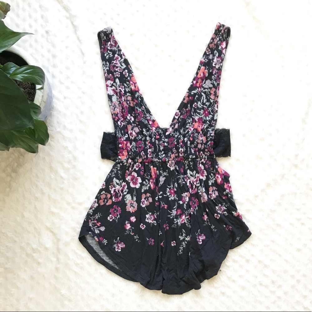 Kimchi Blue deep-v floral lace tank top